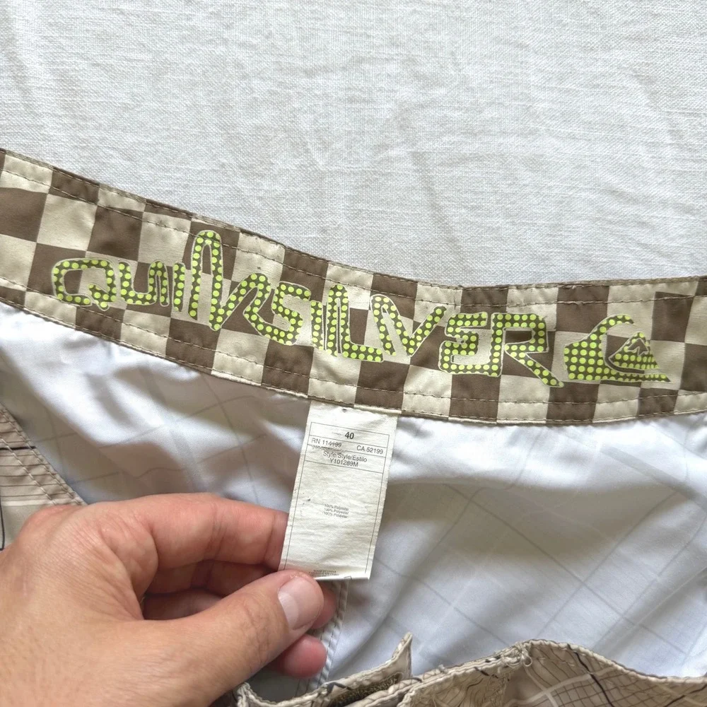 Y2K Quiksilver Plaid Board Shorts Tan Black Cargo Pocket Swim Trunks Size 40